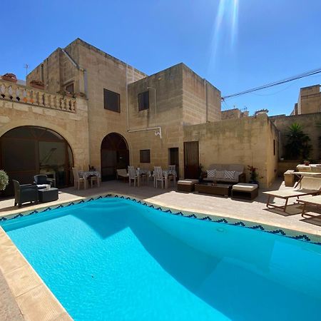 A La Maison B&B Xagħra Esterno foto