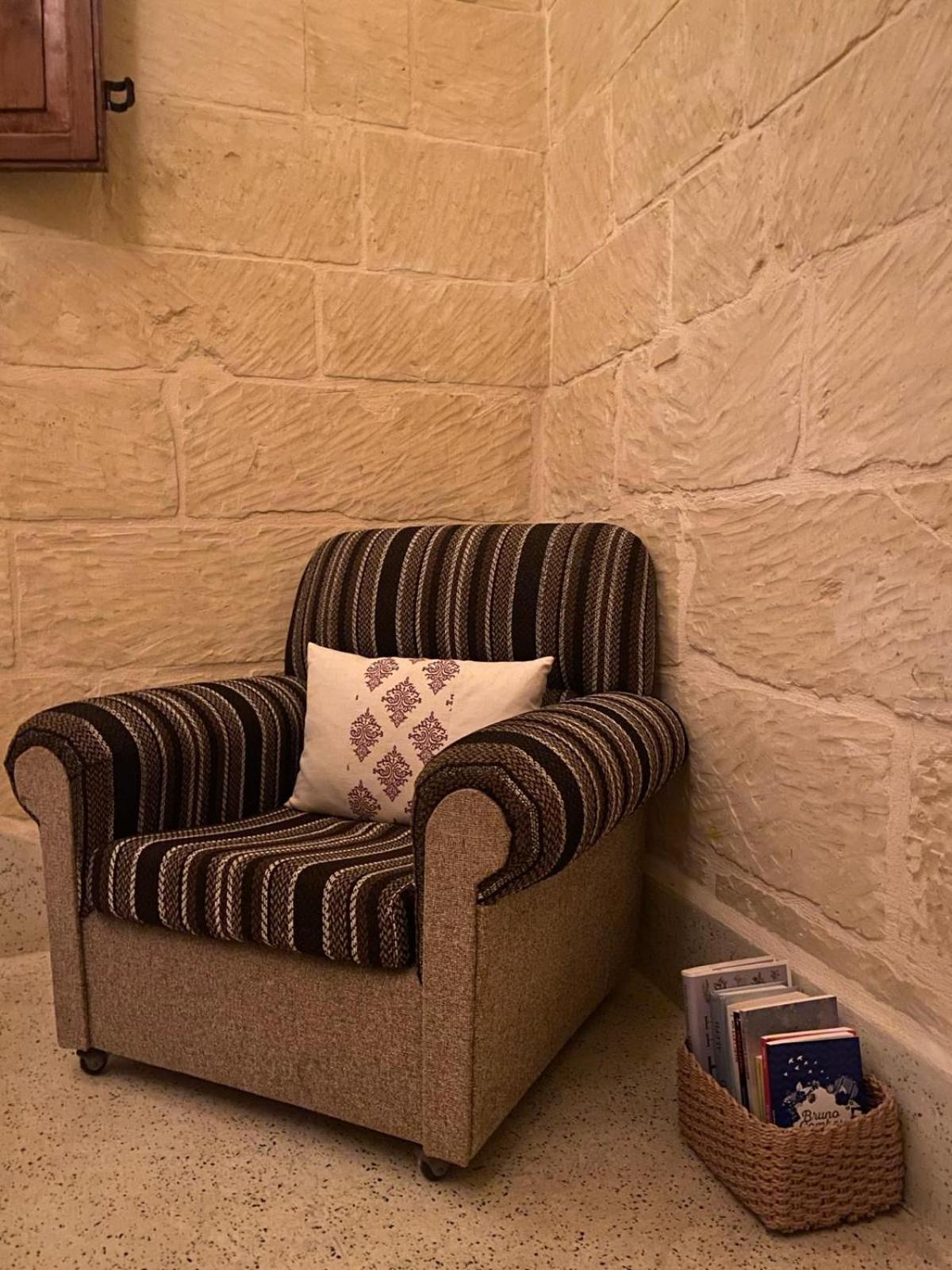 A La Maison B&B Xagħra Esterno foto