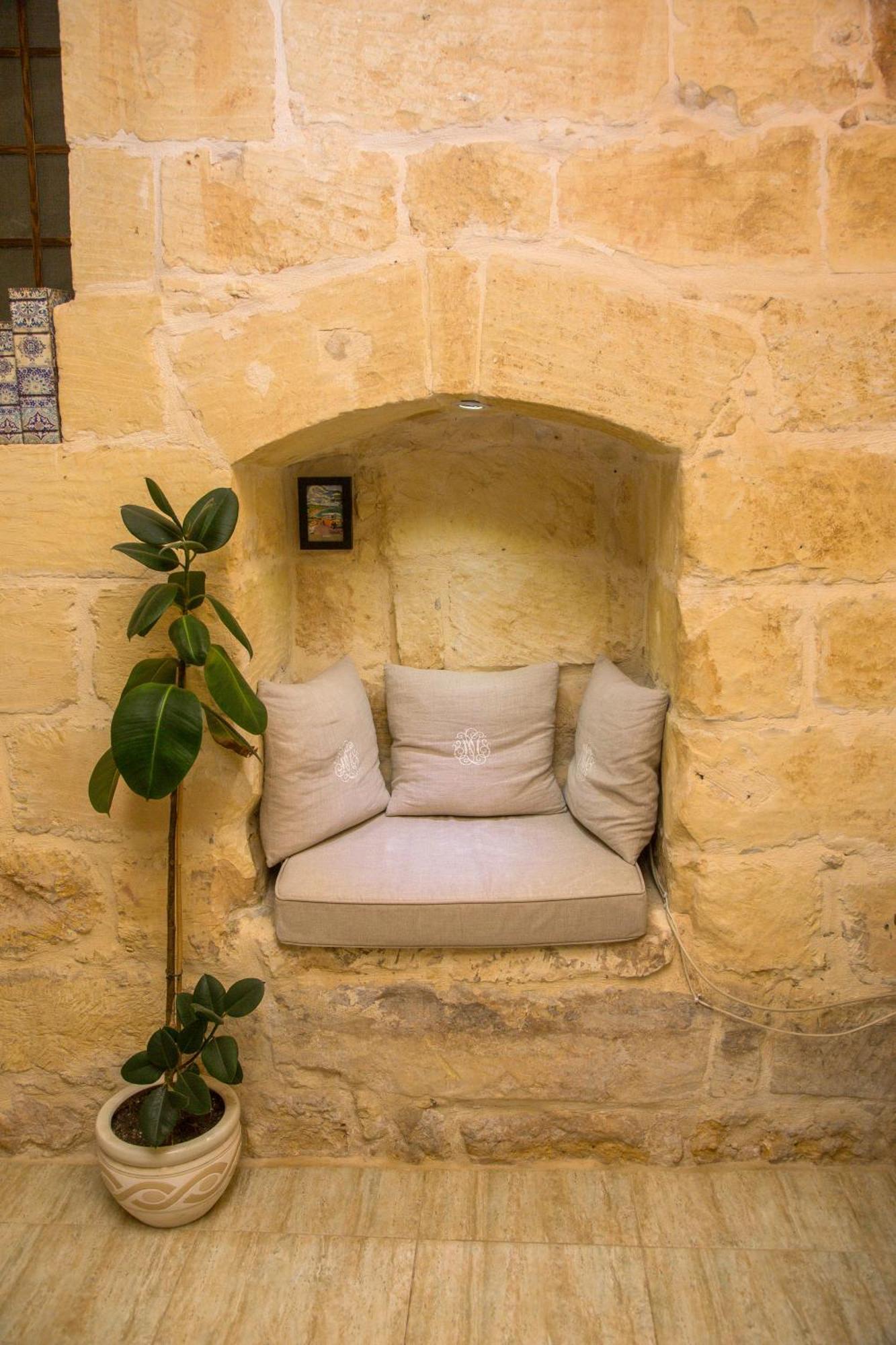 A La Maison B&B Xagħra Esterno foto