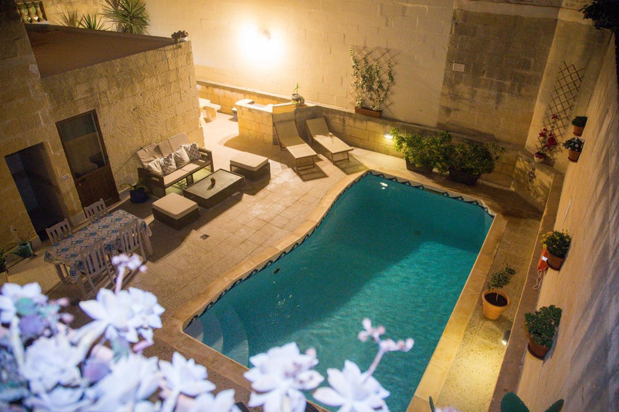 A La Maison B&B Xagħra Esterno foto