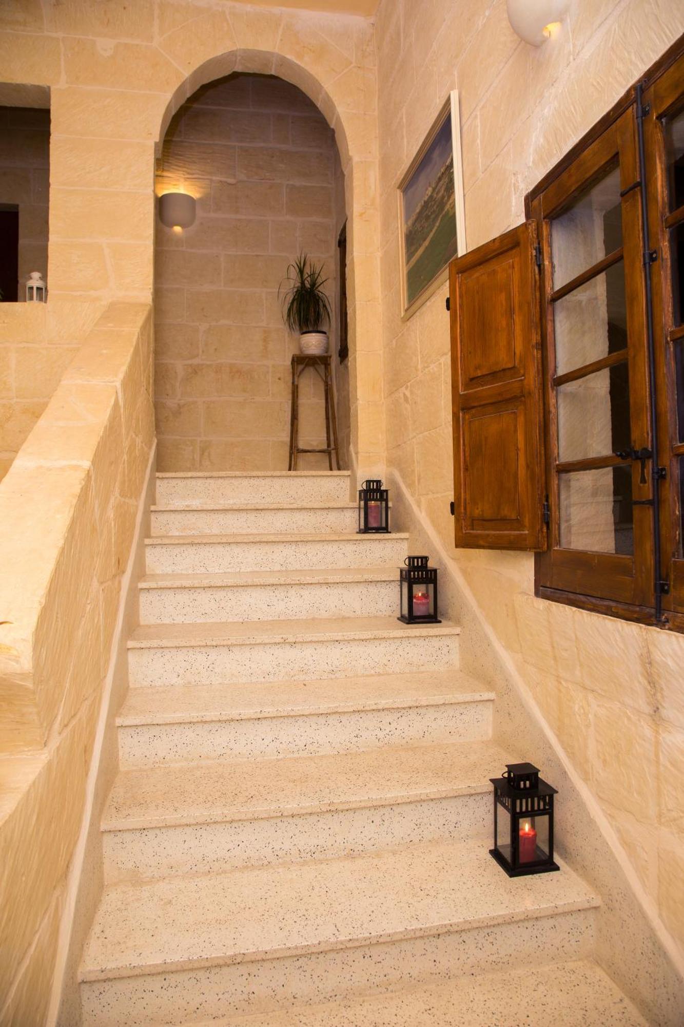 A La Maison B&B Xagħra Esterno foto