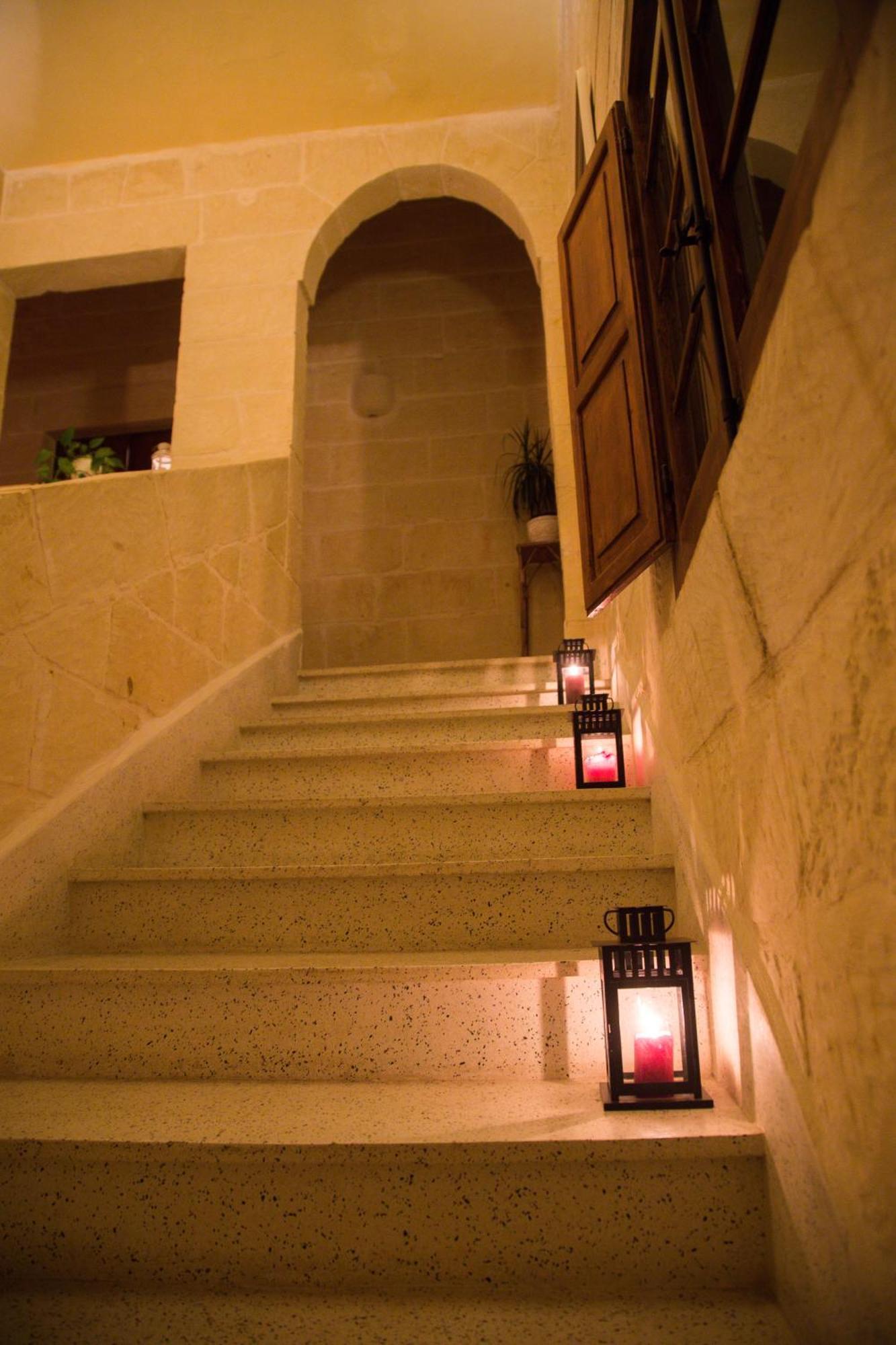 A La Maison B&B Xagħra Esterno foto