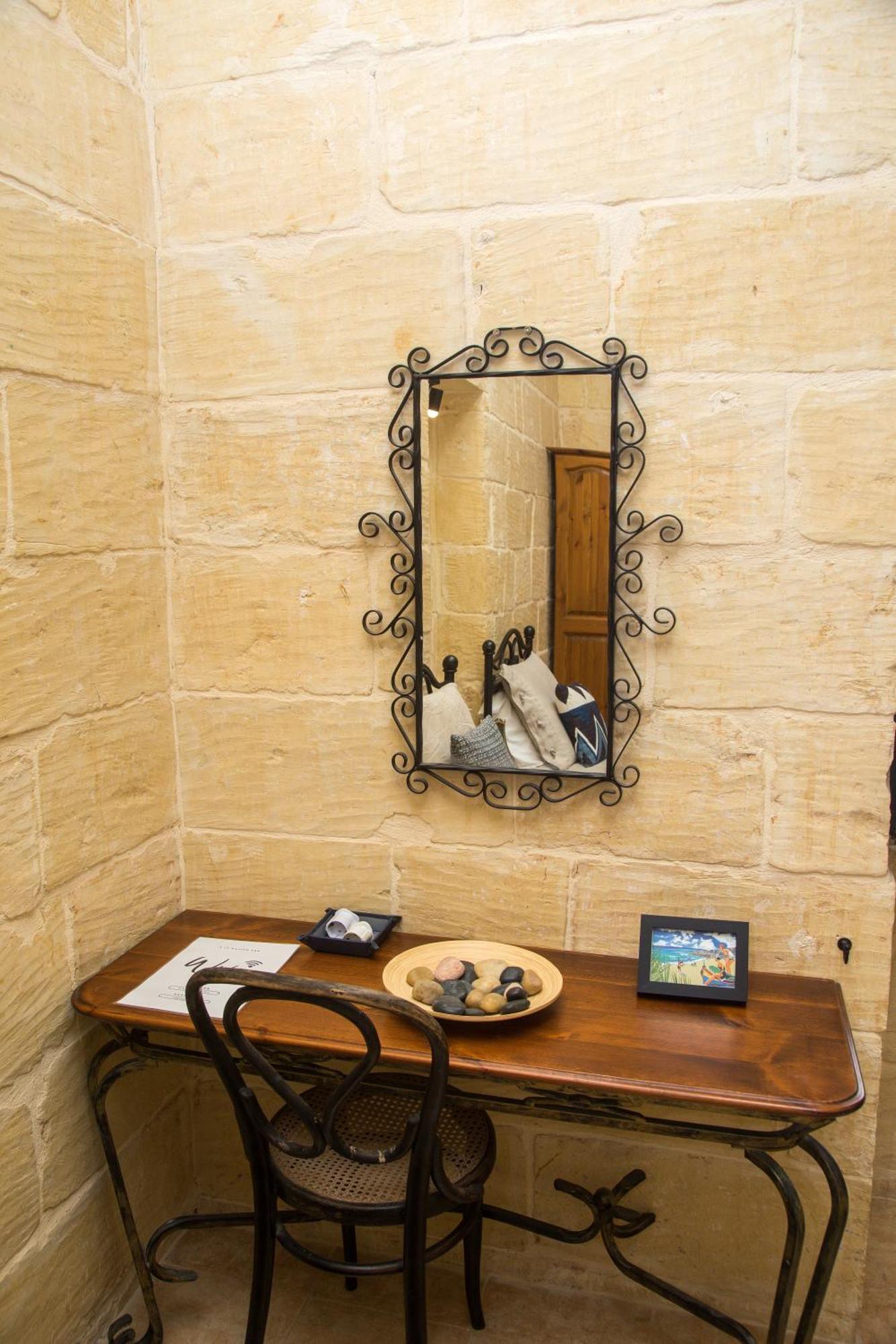 A La Maison B&B Xagħra Esterno foto