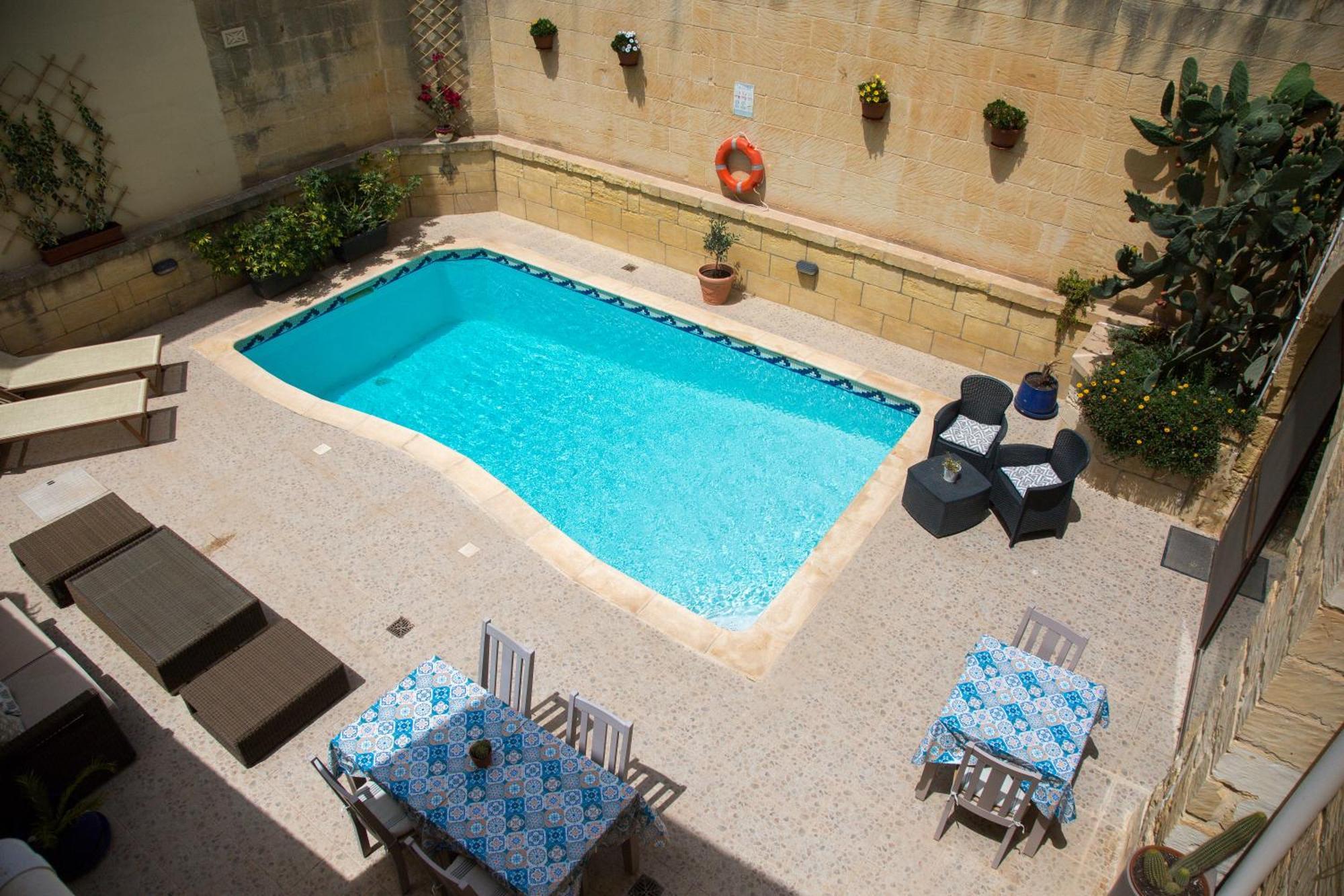 A La Maison B&B Xagħra Esterno foto
