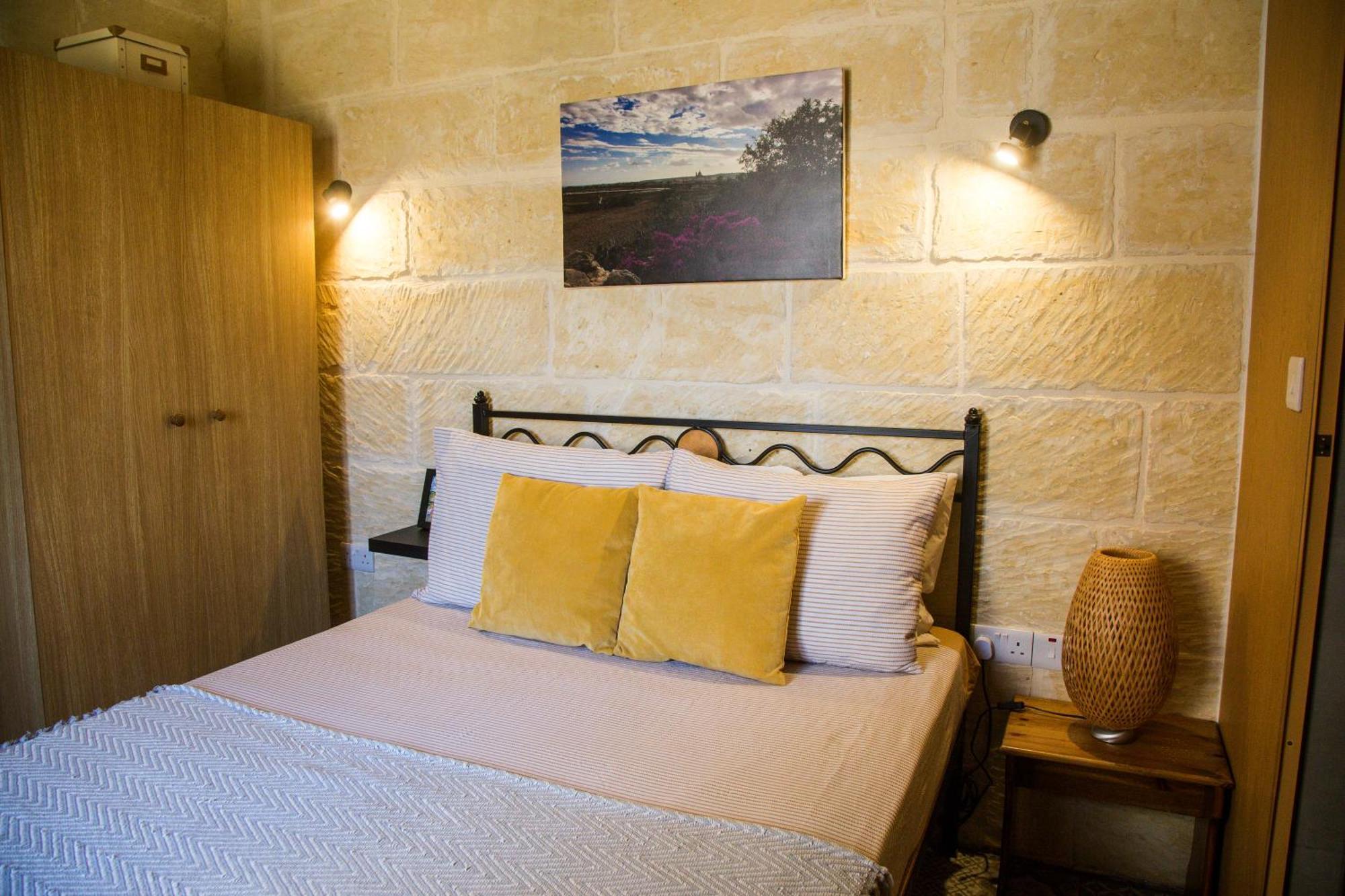 A La Maison B&B Xagħra Esterno foto