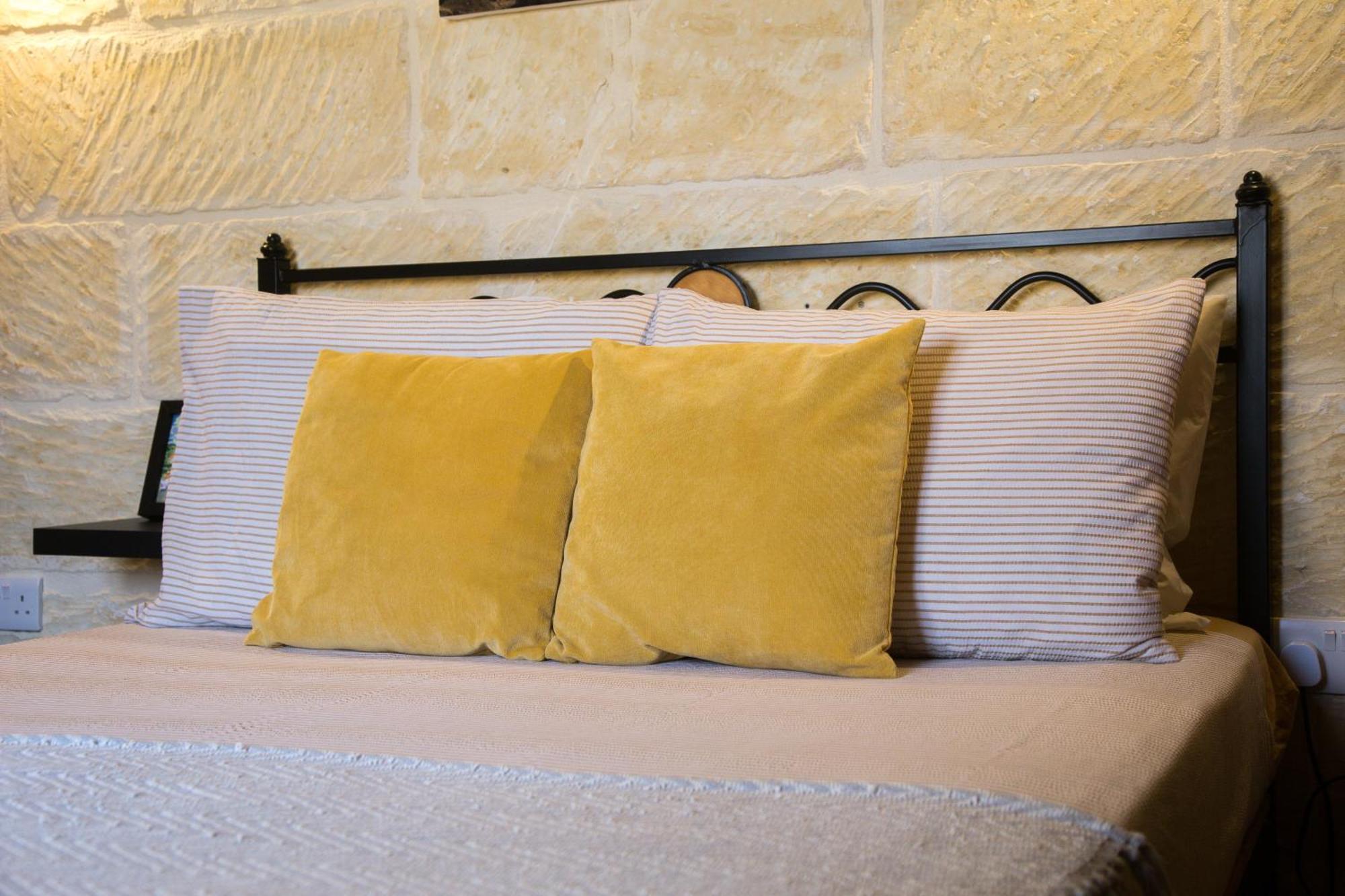 A La Maison B&B Xagħra Esterno foto