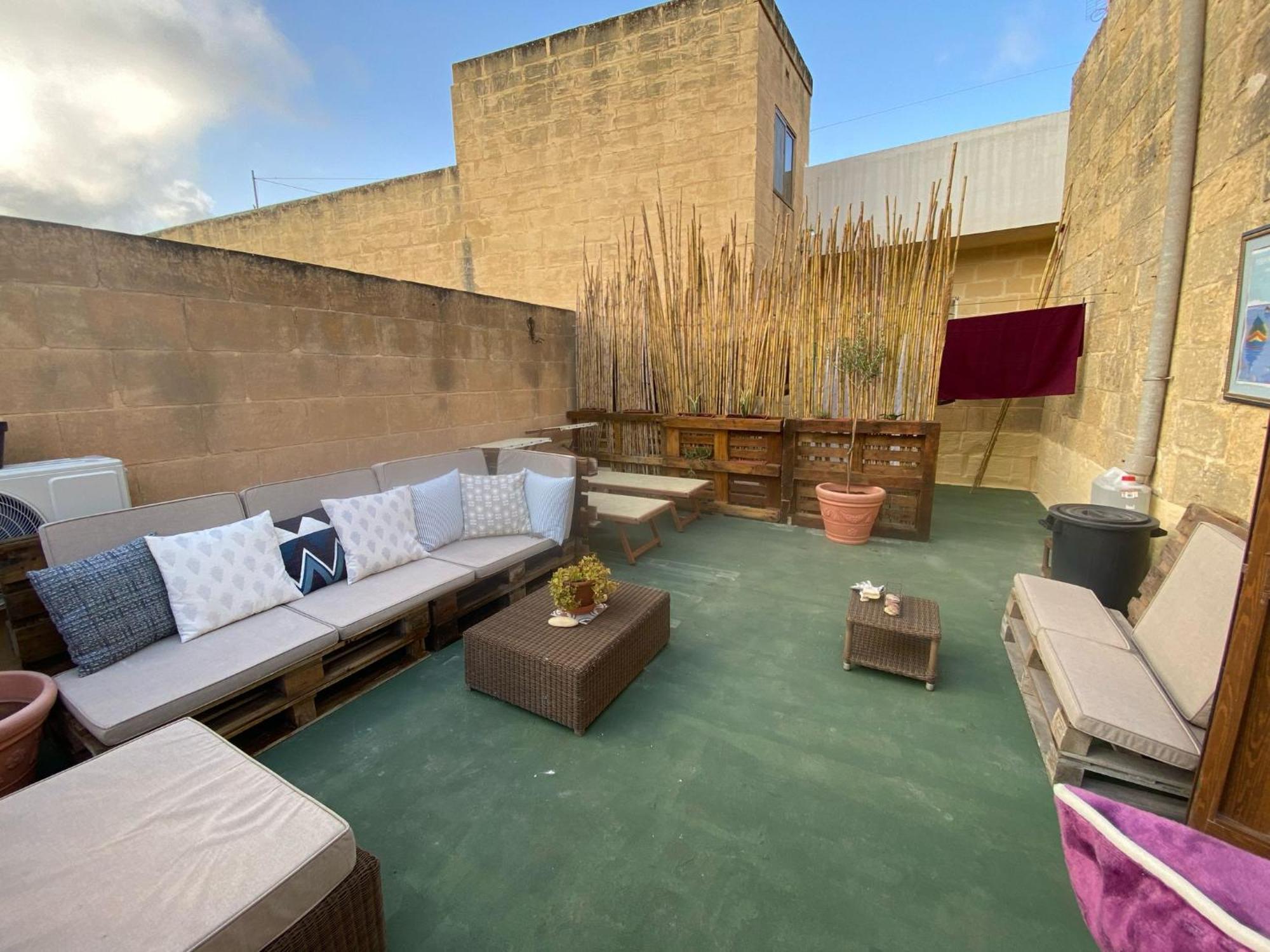 A La Maison B&B Xagħra Esterno foto